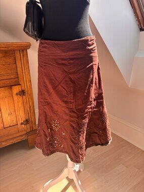 New You Embroidered Midi Skirt 🤎